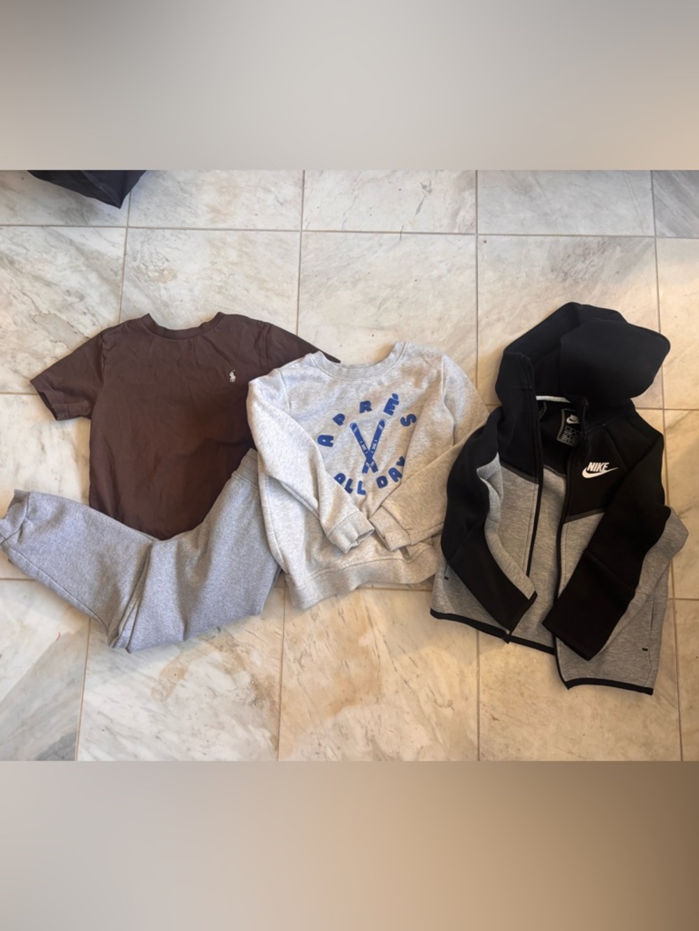 Size 6-7 boys clothing lot Nike Ralph Lauren
Will come with free toys!